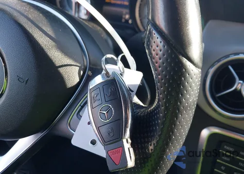 2016 Mercedes-Benz Gla 250 z USA, uszkodzony, nr VIN WDCTG4EB9GJ216499